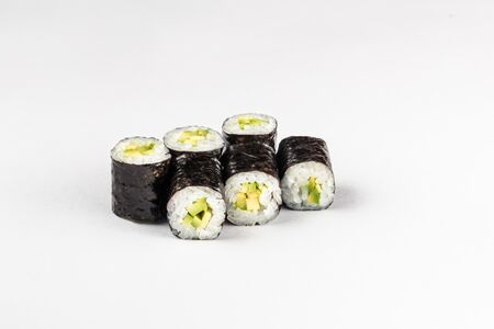 Ролл с авокадо