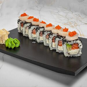 Ролл с морским гребешком