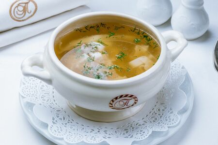 Лапша домашняя в курином бульоне