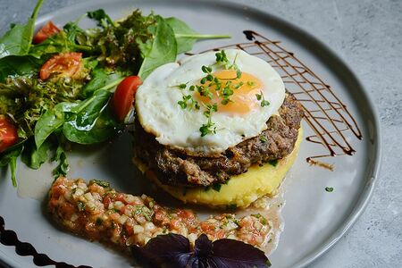 Говяжий бифштекс с картофельным пюре