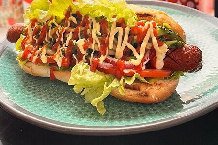 Хот-дог Острый с куриной сосиской