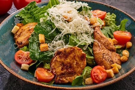 Цезарь с курицей