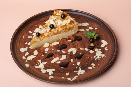 Яблочно-миндальный пирог