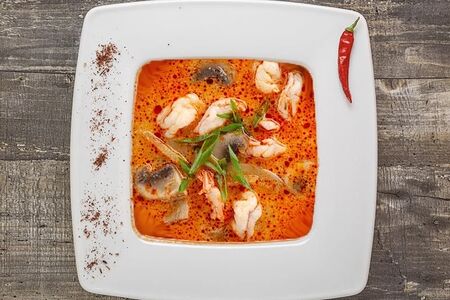 Суп Том ям с курицей