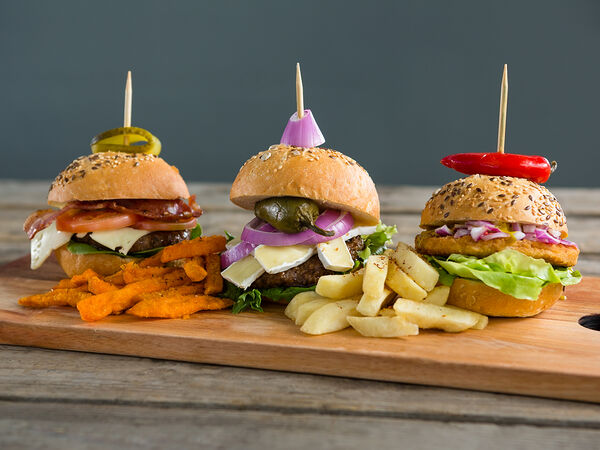 Много бургеров