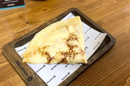 Сытный блин с курицей и моцареллой