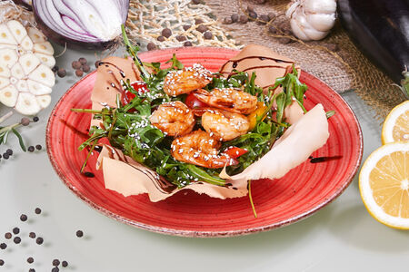 Рукола с креветками