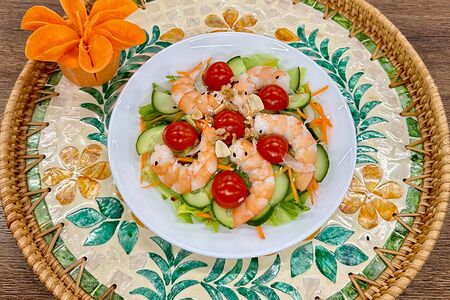 Салат с креветками