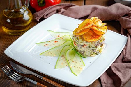 Фирменный салат Буллет