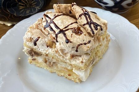 Торт меренговый