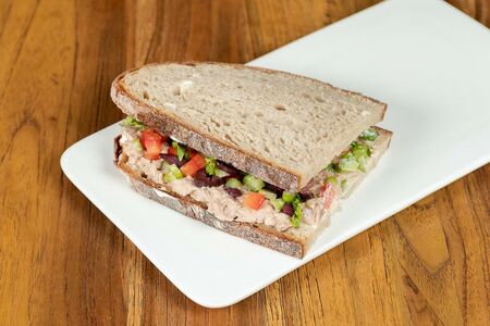 Сэндвич сочный тунец