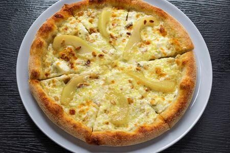 Четыре сыра с грушей