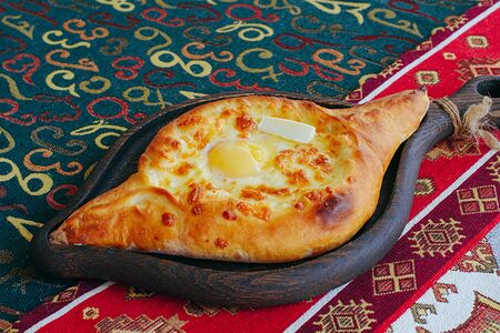 Хачапури по-аджарски