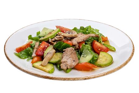 Теплый салат со свининой и овощами