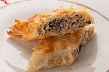 Родопска баница с месо и гъби