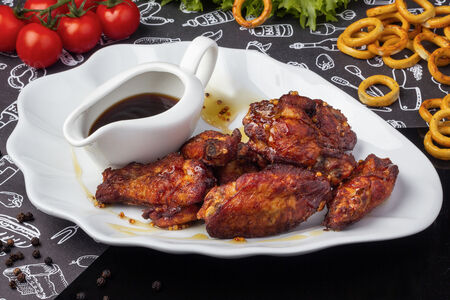 Крылышки Баффало в медово-горчичном соусе