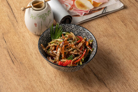 Салат Свиные ушки по-сычуаньски