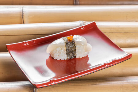 Суши Гребешок