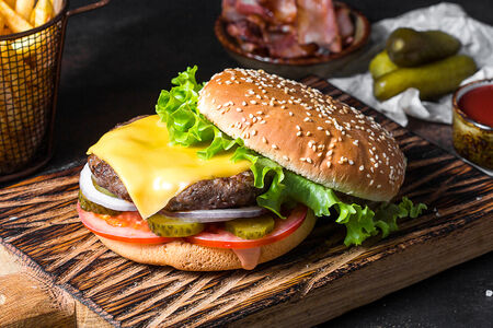 Бургер классический с сыром