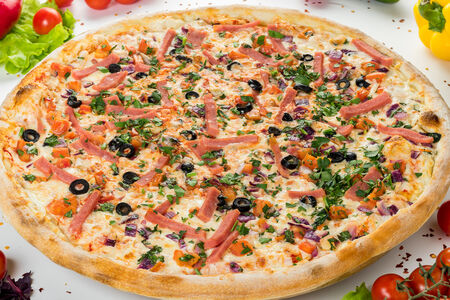 Пицца на тонком тесте Олива 30 см