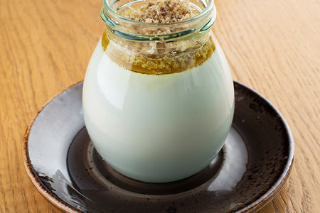 Мацони с орехами и медом