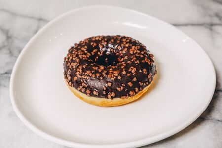 Донатс с шоколадной начинкой