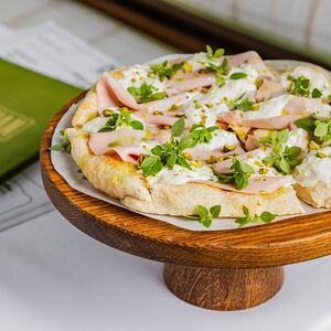 Пиццачча с мортаделлой и трюфелем