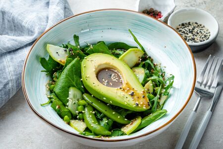 Салат Зеленый с авокадо
