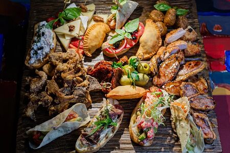 Большой набор закусок