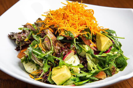 Салат Большой зеленый с мятной заправкой