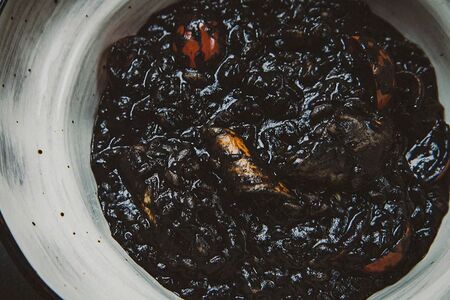 Ризотто с чернилами каракатицы