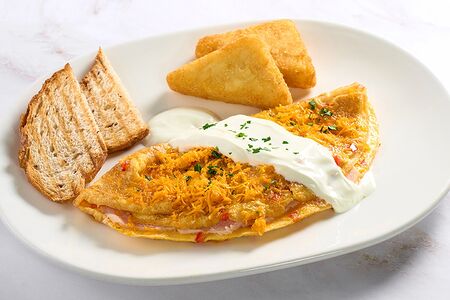 Омлет с копченой индейкой