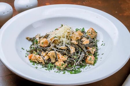 Спагетти с чернилами каракатицы