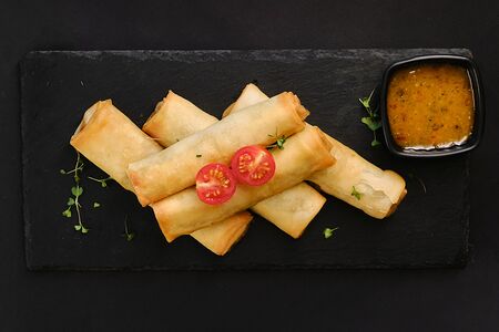 Спринг-ролл с курицей