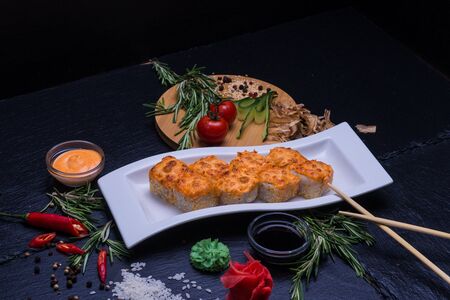 Ролл запеченный Хит