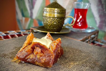 Шоколадная пахлава Корона принцесс с фундуком