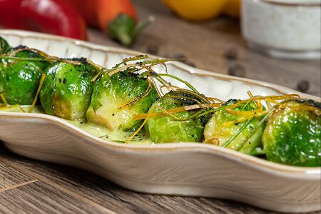 Брюссельская капуста с вителло-тоннато