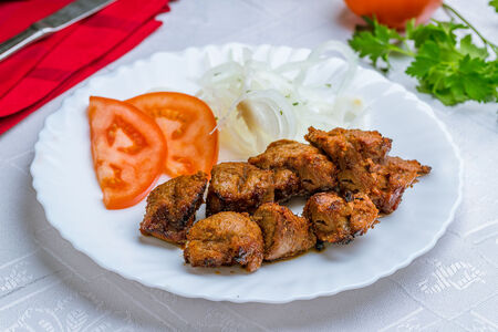 Шашлык из cвинoй шеи на углях