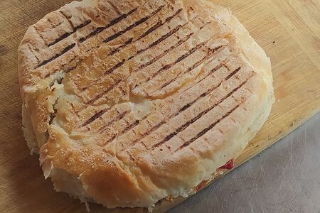 Гирос со свининой и сыром