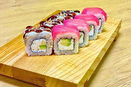 Угорь и тунец