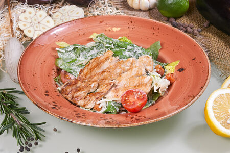 Цезарь с курицей от Стейкс