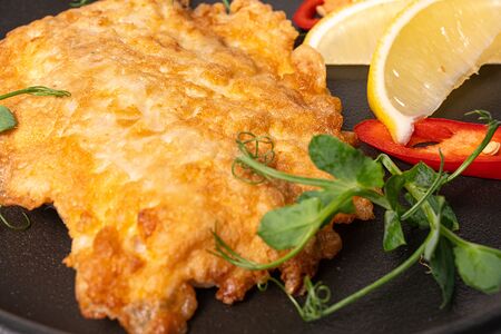 Жареный минтай в яйце