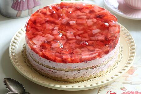 Торт Йогурт-клубника