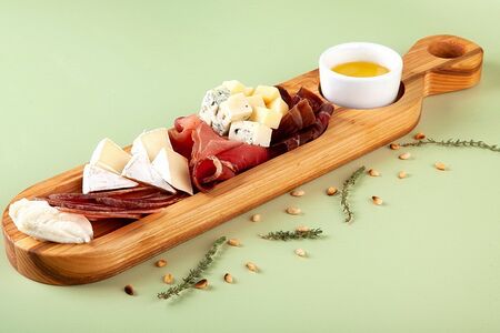 Итальянские деликатесы к вину