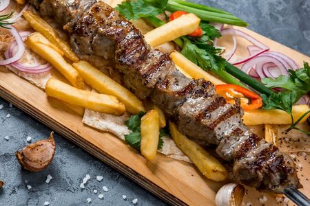 Свинина на шампуре