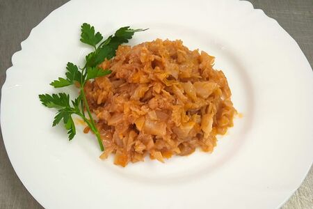 Капуста тушеная