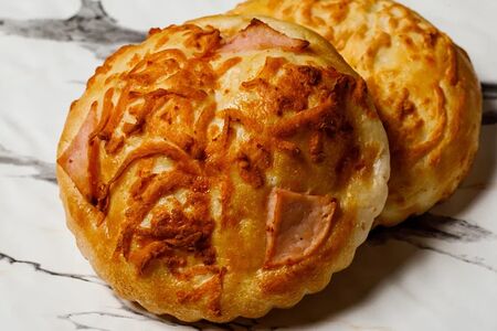 Лепешка с ветчиной и сыром