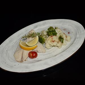 Окунь на пару с брокколи