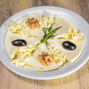 Сыр Сулугуни