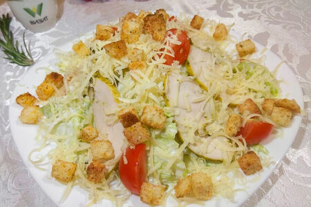 Салат Цезарь с курицей